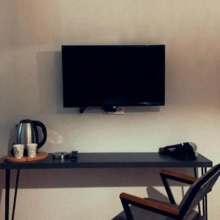 Apartment Convenient And Furnished Flat In Bayrakli *