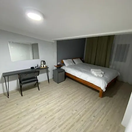 Convenient And Furnished Flat In Bayrakli Apartment Izmir